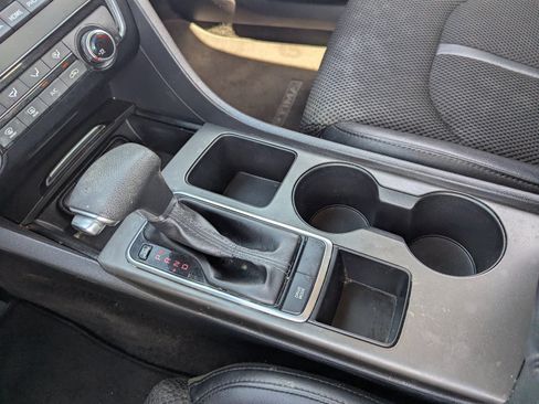 Used 2020 Kia Optima S FWD image 30