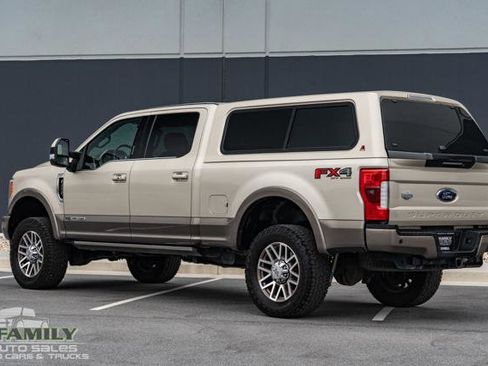 Used 2018 Ford F250 King Ranch w/ King Ranch Ultimate Package image 5