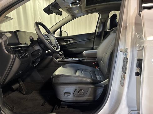 Certified 2026 Kia Sportage SX image 3