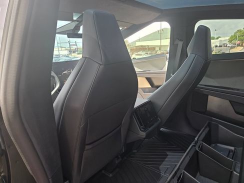 Used 2024 Tesla Cybertruck AWD Crew Cab image 19