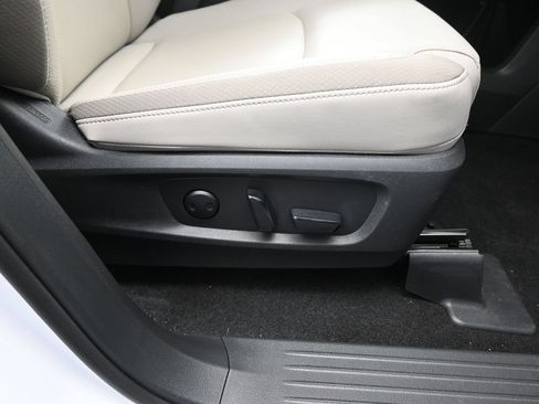 Certified 2025 Nissan Pathfinder SL FWD image 16