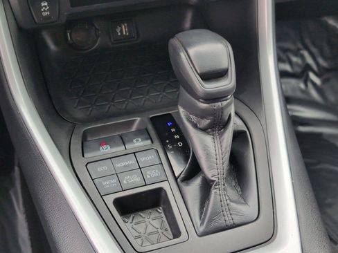 Used 2023 Toyota RAV4 LE image 13