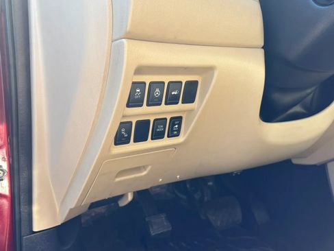 Used 2018 Nissan Pathfinder Platinum FWD image 17