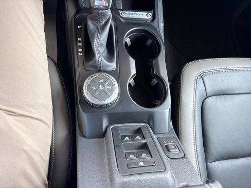 Certified 2025 Ford Bronco Outer Banks AWD/4WD image 34