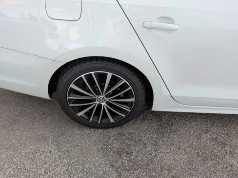 Used 2016 Volkswagen Jetta Sport FWD image 11