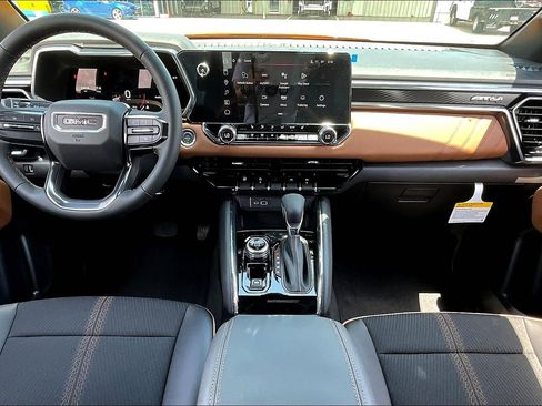 New 2025 GMC Canyon AT4 image 5