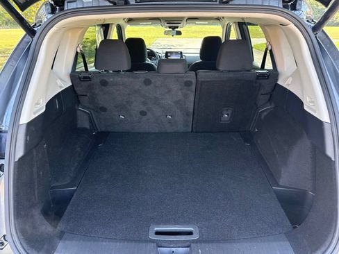 Used 2024 Nissan Rogue SV FWD image 9