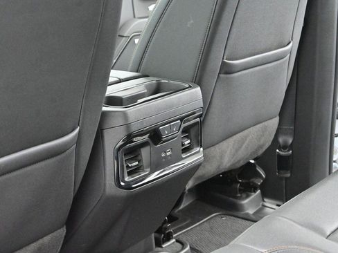 Used 2025 GMC Sierra 1500 AT4 w/ AT4 Premium Package AWD/4WD image 30