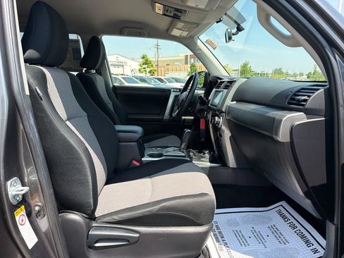 Used 2018 Toyota 4Runner SR5 AWD/4WD image 12