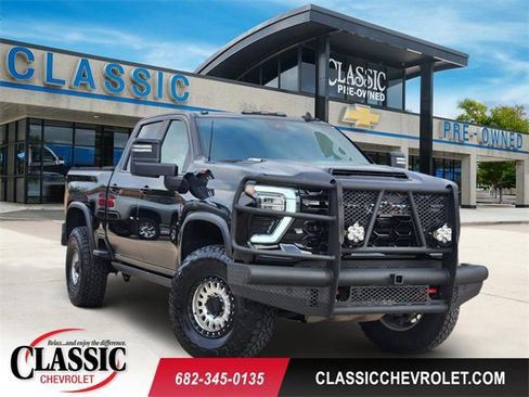 Used 2025 Chevrolet Silverado 2500 ZR2 w/ Technology Package AWD/4WD image 1