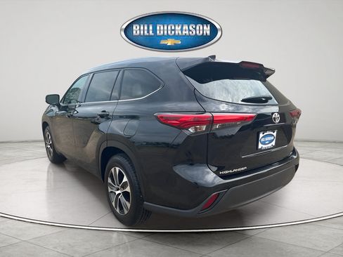 Used 2021 Toyota Highlander XLE FWD image 5