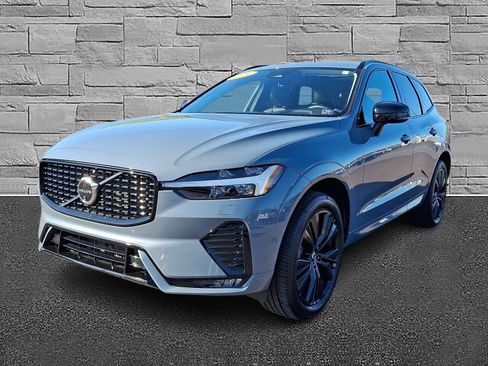 Used 2024 Volvo XC60 B5 Plus w/ Climate Package AWD/4WD image 4