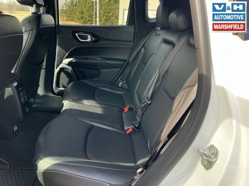 Used 2025 Jeep Compass Trailhawk AWD/4WD image 19