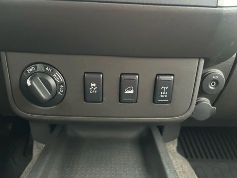 Used 2012 Nissan Xterra PRO-4X w/ Pro-4x Leather Pkg image 6