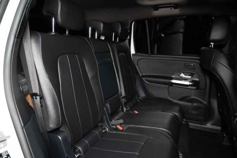 New 2026 Mercedes-Benz GLB 250 image 14