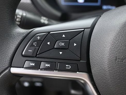 Used 2021 Nissan Kicks SV image 13