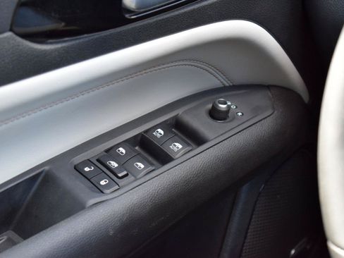 Used 2024 Jeep Compass Limited w/ Sun and Sound Group AWD/4WD image 16