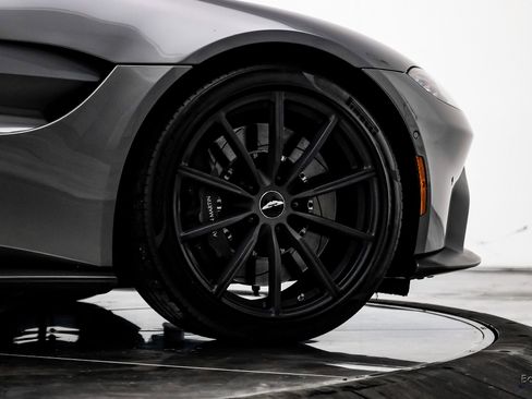 Used 2020 Aston Martin V8 Vantage Coupe image 70