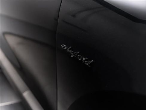 Used 2025 Porsche Cayenne Turbo AWD/4WD image 16