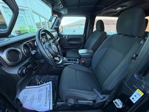 Used 2018 Jeep Wrangler Sport image 38