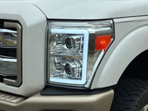 Used 2011 Ford F250 Lariat w/ Lariat Ultimate Pkg AWD/4WD image 28
