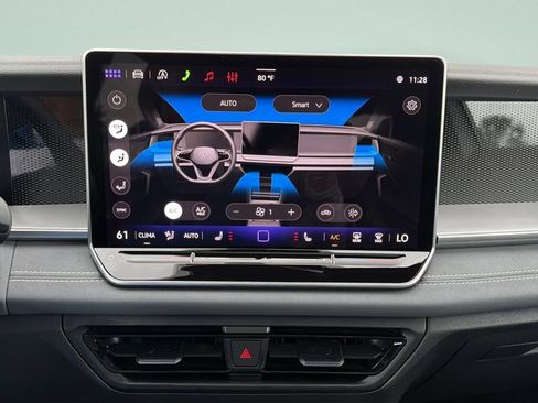 New 2026 Volkswagen Tiguan SE R-Line FWD image 18