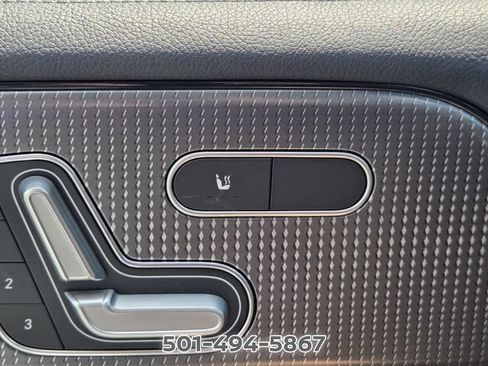 Used 2023 Mercedes-Benz GLB 250 4MATIC image 25