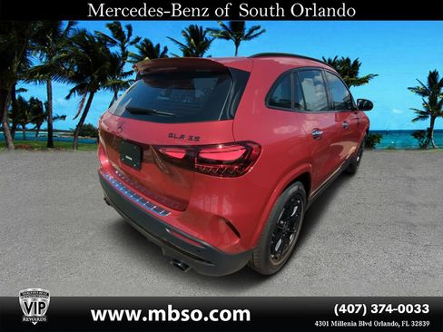 Certified 2025 Mercedes-Benz GLA 35 AMG 4MATIC image 17
