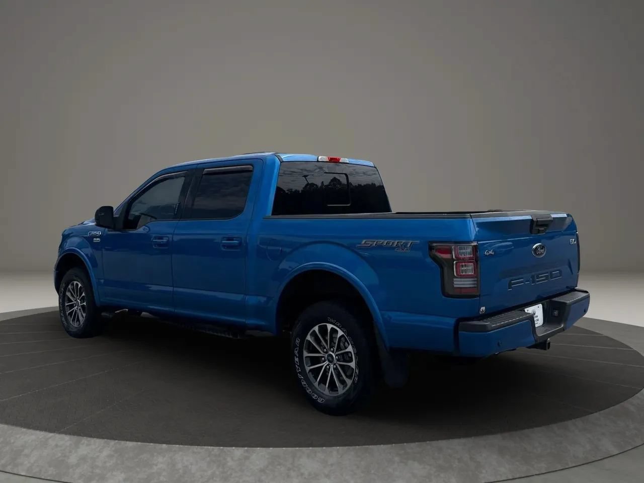 Used 2019 Ford F150 XLT w/ Equipment Group 302A Luxury AWD/4WD image 3