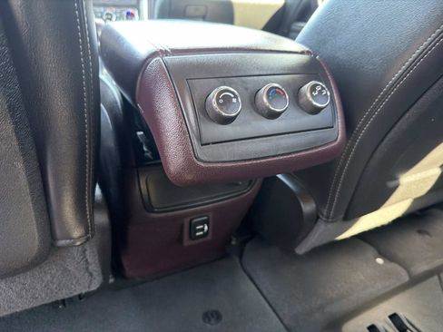 Used 2017 Buick Enclave Leather FWD image 16