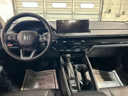 Used 2024 Honda Accord Touring image 4