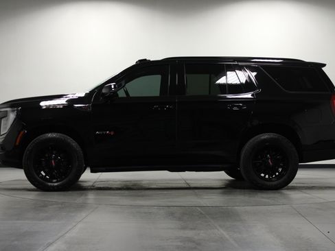 Used 2025 GMC Yukon AT4 AWD/4WD image 7