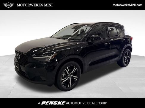 Used 2026 Volvo XC40 B5 Core AWD/4WD image 1