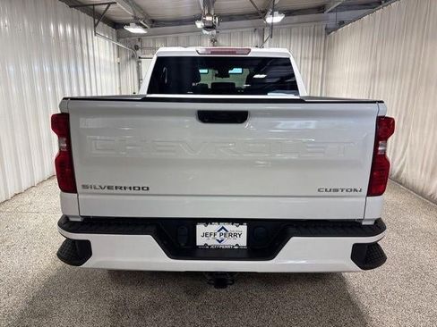 Used 2022 Chevrolet Silverado 1500 Custom AWD/4WD image 5