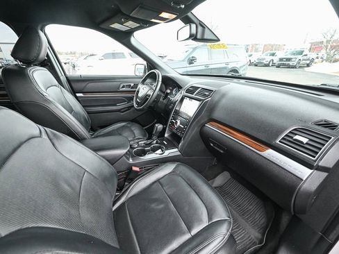 Used 2019 Ford Explorer Limited w/ Ford Safe & Smart Package image 26
