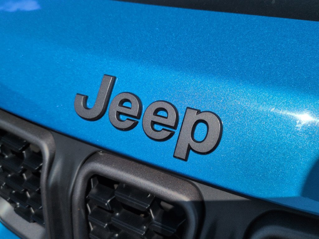 Used 2025 Jeep Compass Trailhawk AWD/4WD image 31