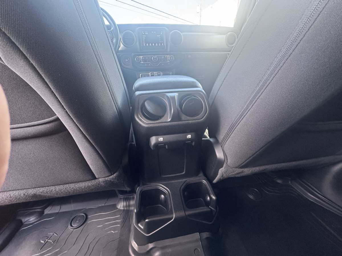 Used 2020 Jeep Wrangler Unlimited Sport AWD/4WD image 23