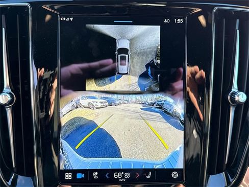 Used 2024 Volvo V60 B5 Cross Country Ultimate image 17