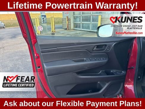 Used 2025 Honda Odyssey Sport-L image 11