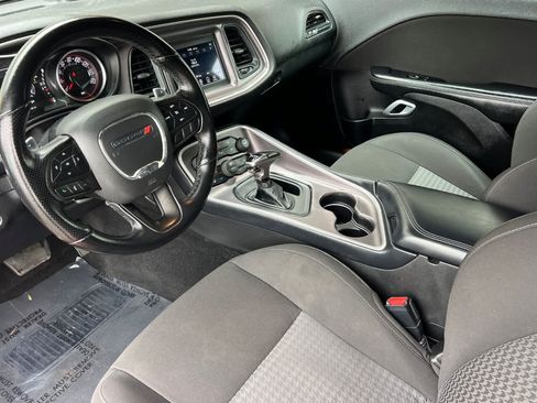 Used 2022 Dodge Challenger R/T RWD image 11