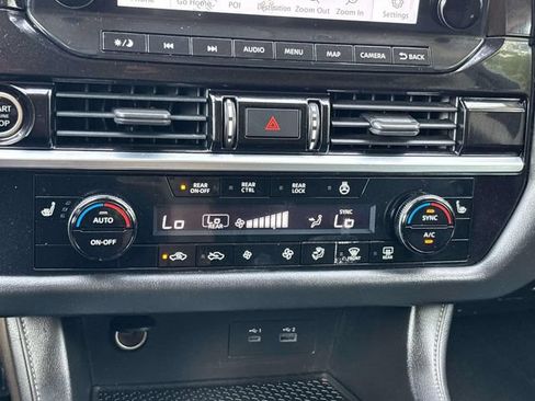 Used 2022 Nissan Pathfinder SL w/ SL Black Package AWD/4WD image 29