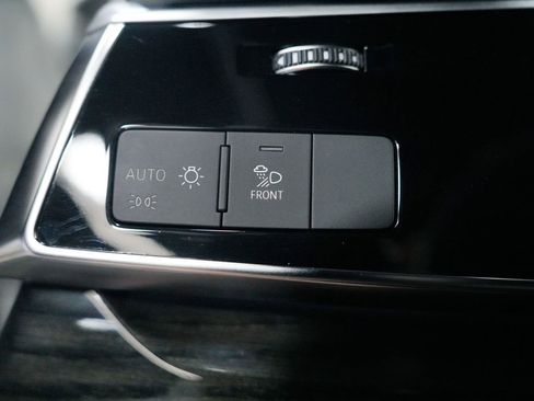 Used 2023 Audi Q7 2.0T Premium w/ Towing Package AWD/4WD image 22
