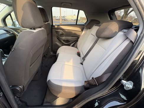 Used 2022 Chevrolet Trax LS w/ Tint and Cruise Package image 19