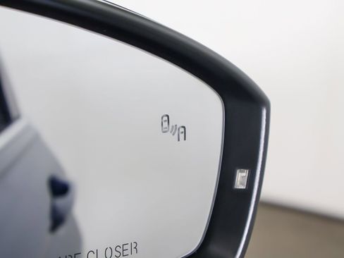 Used 2019 Volkswagen Tiguan SEL image 39