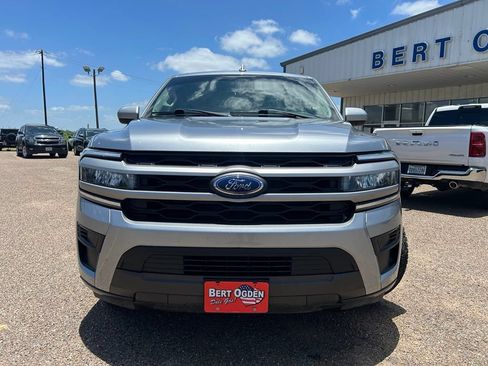 Used 2023 Ford Expedition XLT RWD image 2
