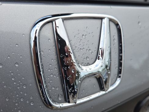 Used 2023 Honda Pilot Sport image 38