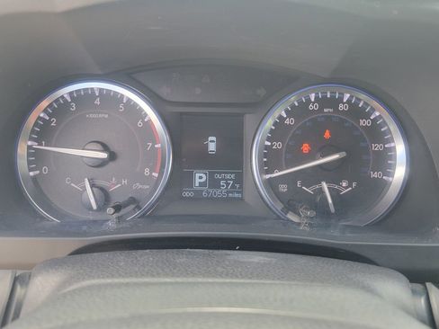 Used 2014 Toyota Highlander LE FWD image 23