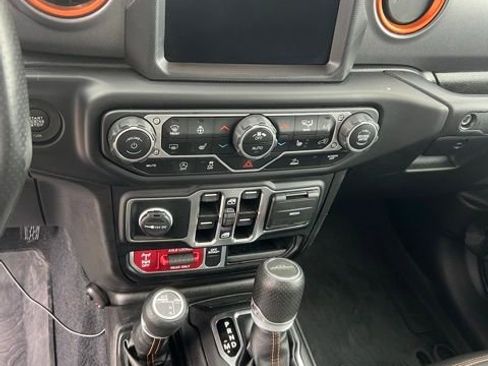 Used 2023 Jeep Gladiator Mojave w/ Cold Weather Group AWD/4WD image 21