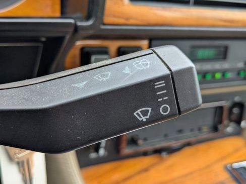 Used 1990 Jaguar XJS V12 Convertible image 19