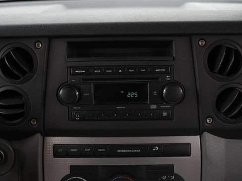 Used 2007 Jeep Commander Sport AWD/4WD image 36